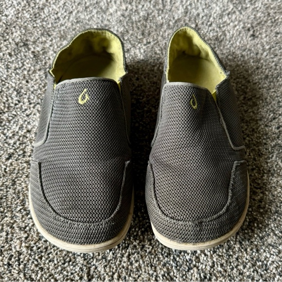 Boys Youth OluKai Slip On Size 1 Grey with Green Accent - Great Brand - - Picture 2 of 9